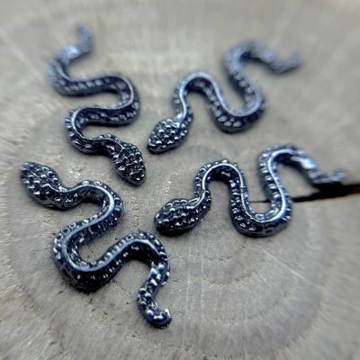 Набор объемных украшений для дизайна ногтей "Змеи" черный хром