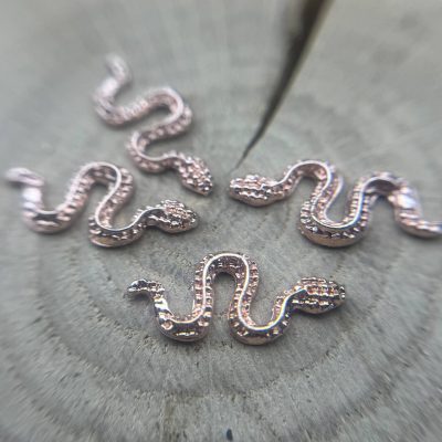 Набор объемных украшений для дизайна ногтей "Змеи" розовое золото