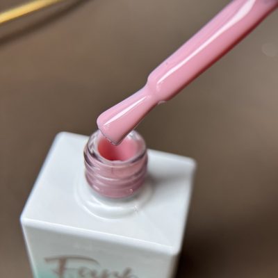 Камуфлирующая база Farb Rubber Base Cover 10, 15 мл