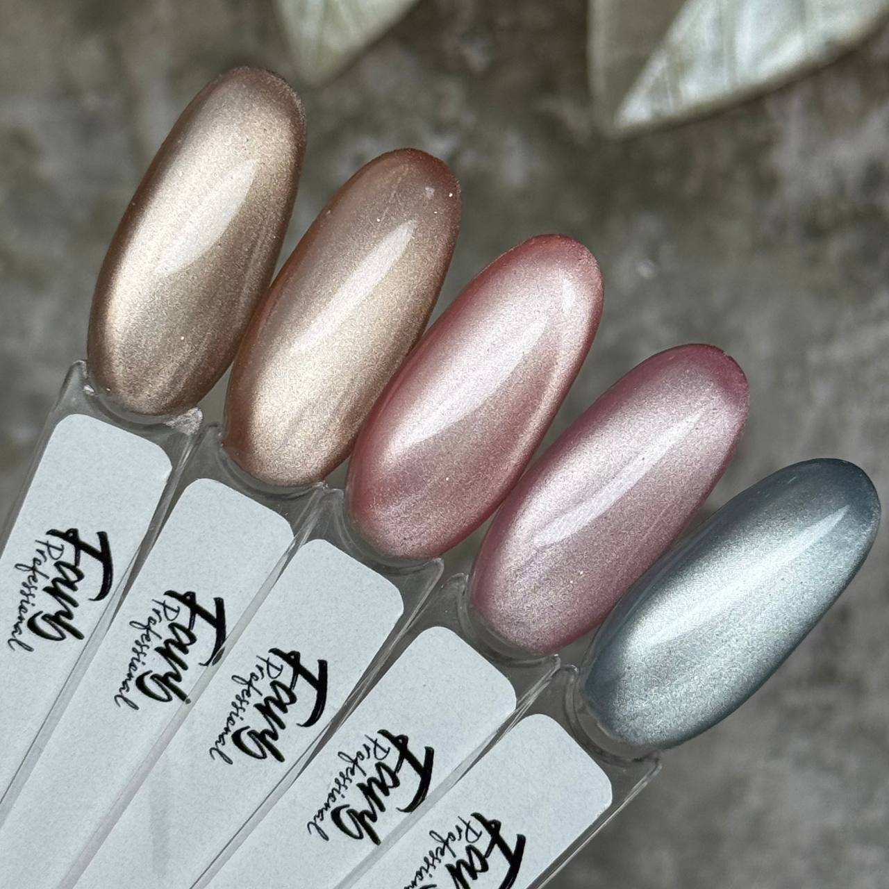 Гель-лак Farb Silk Cats 6, 11 мл Гель-лак Farb Silk Cats 6, 11 мл