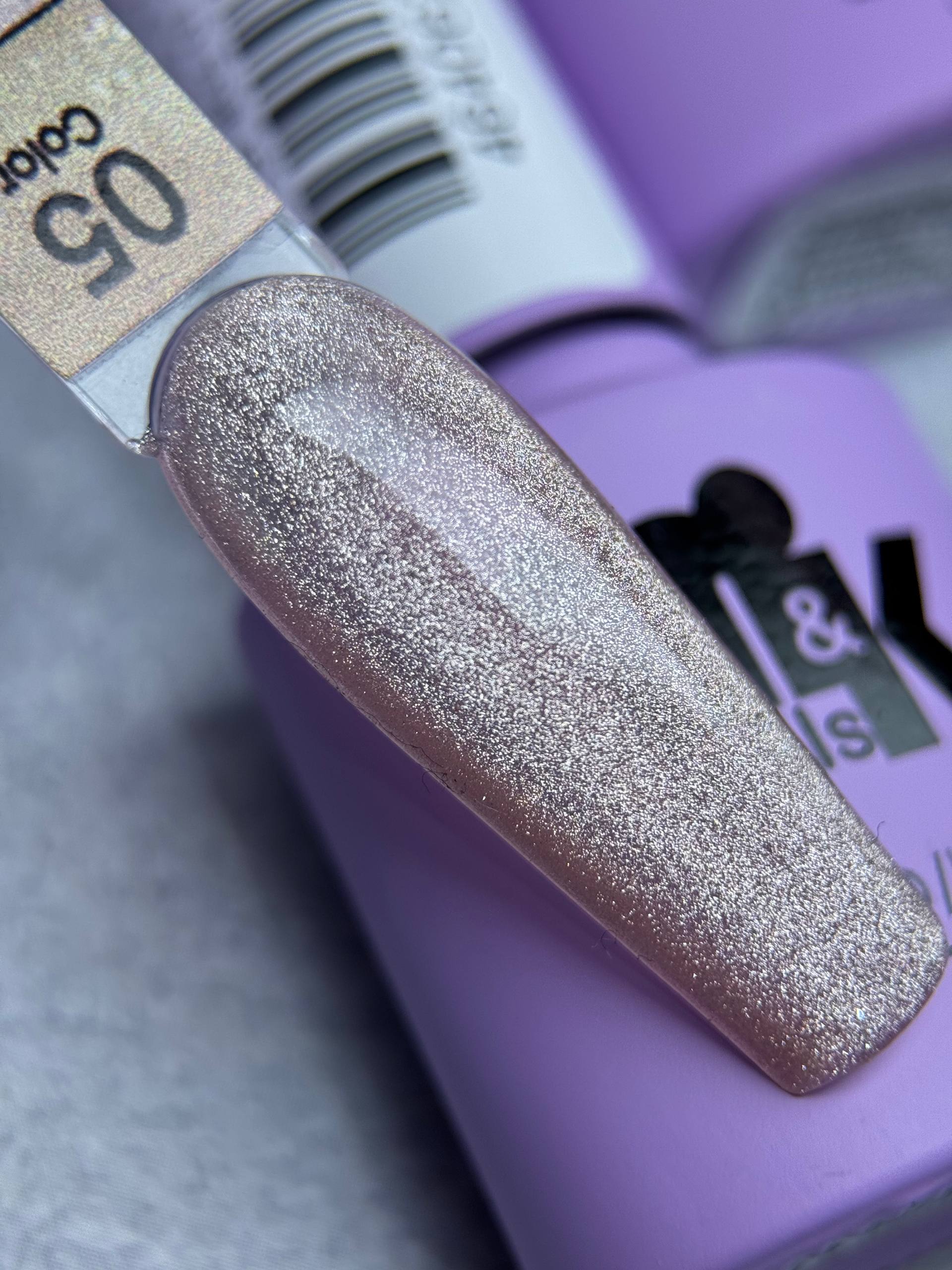 Гель-лак кошачий глаз M&K Nails Tea Rose Cat 05, 7 мл