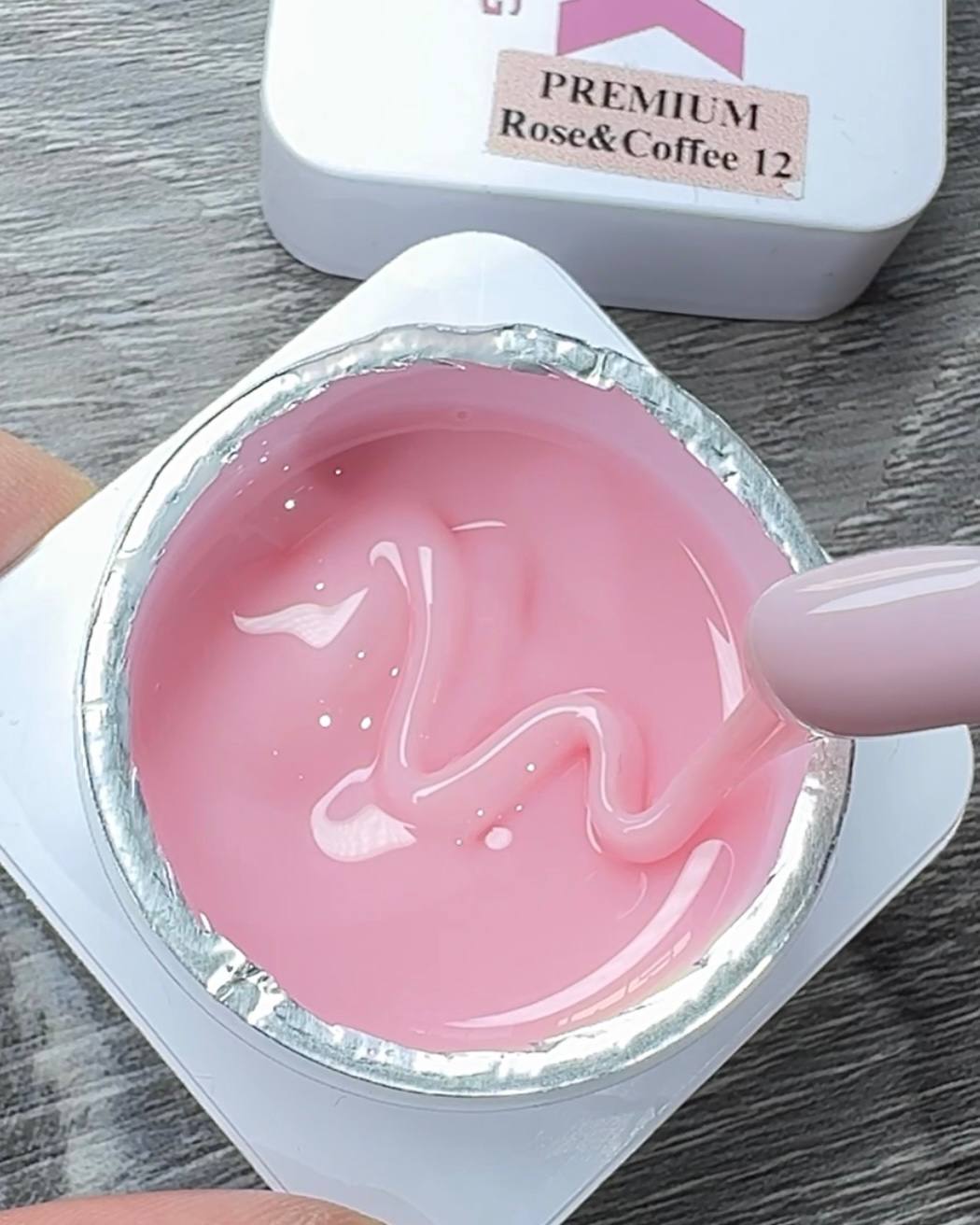 Гель M&K Nails Premium rose&coffe12, 15 мл Гель M&K Nails Premium rose&coffe12, 15 мл